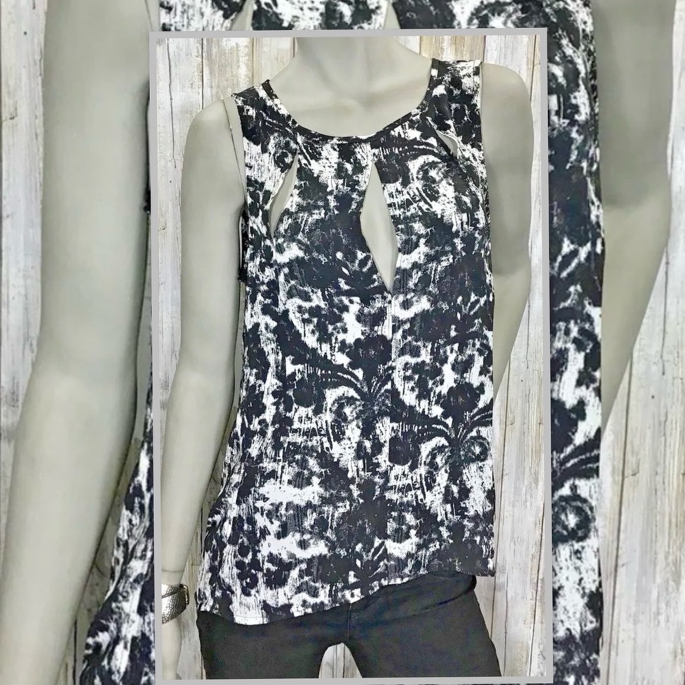 SILENCE & NOISE BLACK AND WHITE CUT OUT TOP L